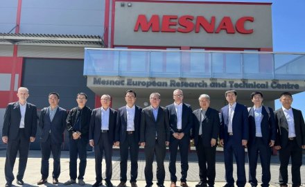 商務(wù)部歐洲司司長(zhǎng)余元堂一行到軟控歐洲研發(fā)中心調(diào)研