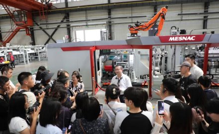 媒體見面會進車間 軟控解碼智能裝備的高質量發展